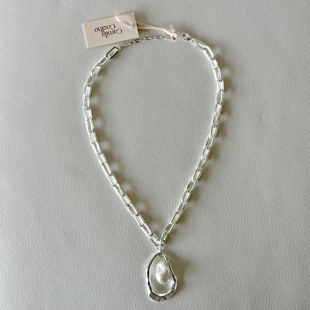 NWT Gorgeous Camila Coelho Silver Chunky Link Baroque Pearl Pendant Necklace